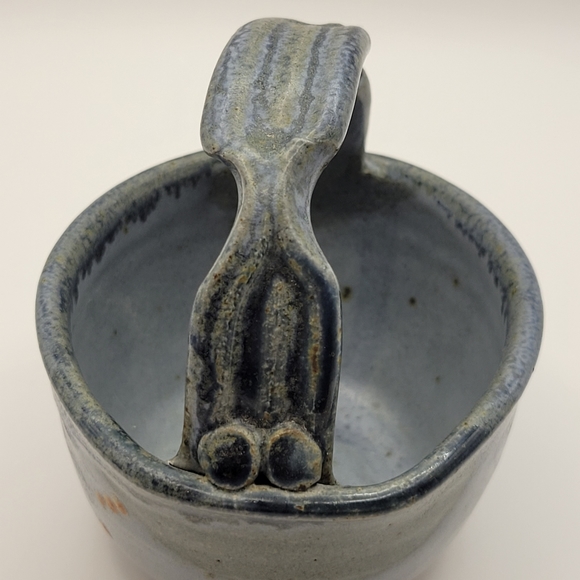 Art Pottery Basket. hand made with applied handle. Signed - Picture 6 of 7